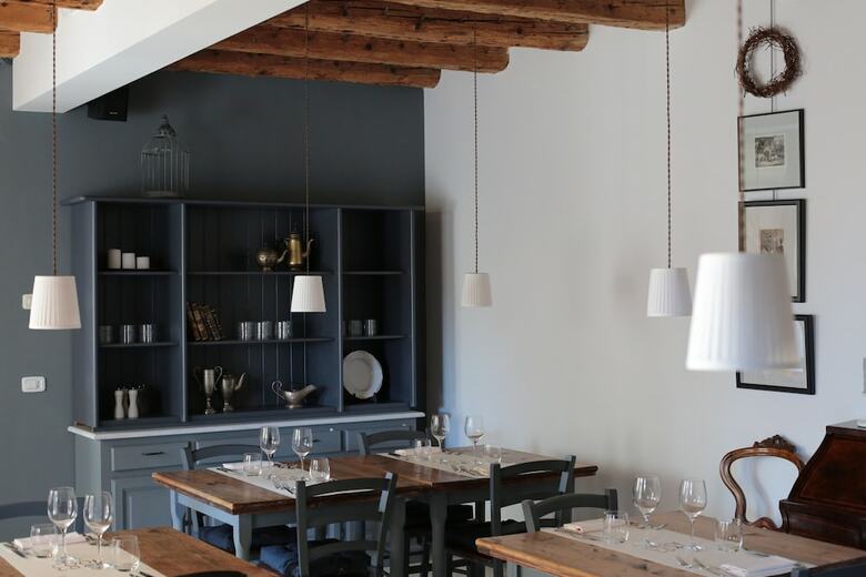 1883 Restaurant & Rooms