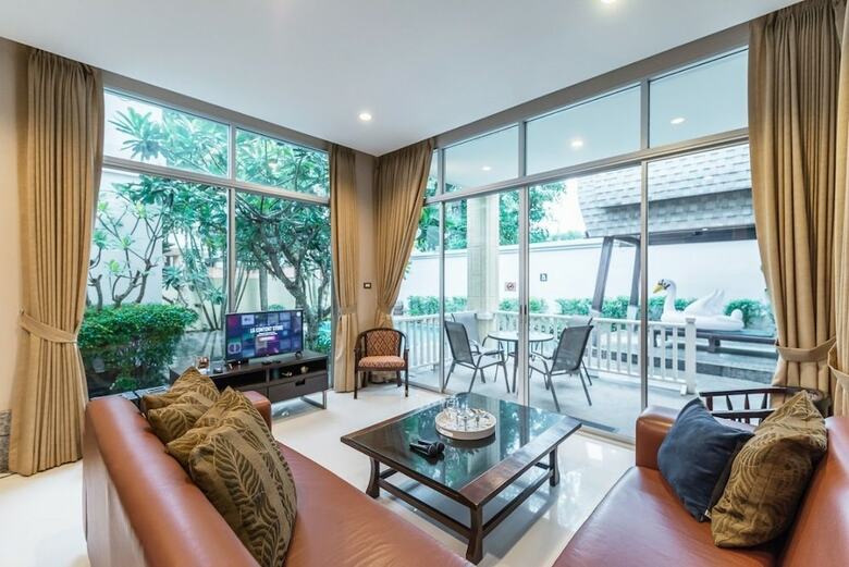 Anb Pool Villa In Pattaya