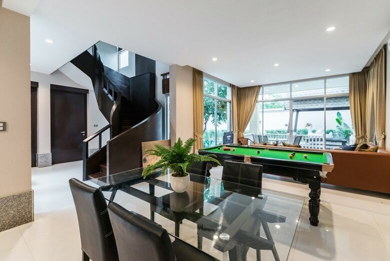 Anb Pool Villa In Pattaya