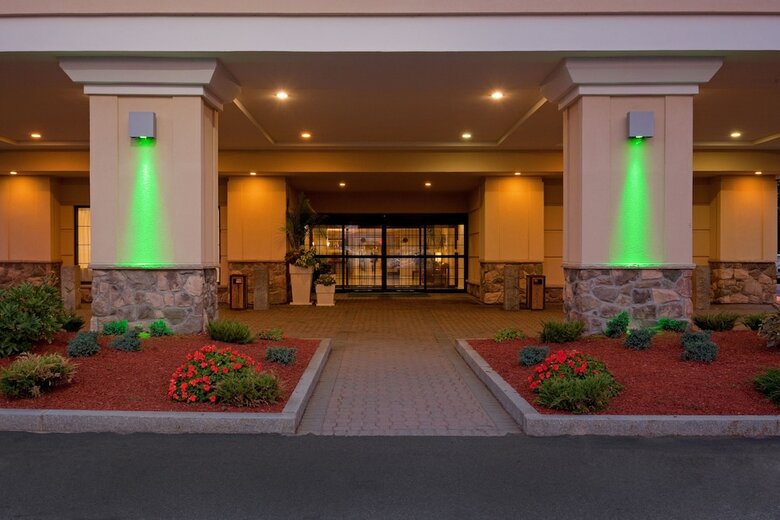 Holiday Inn Hotel & Suites Boston - Peabody