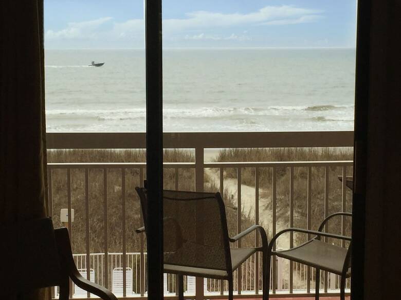 Hotel Castaway Beach Inn & Swim Up Bar