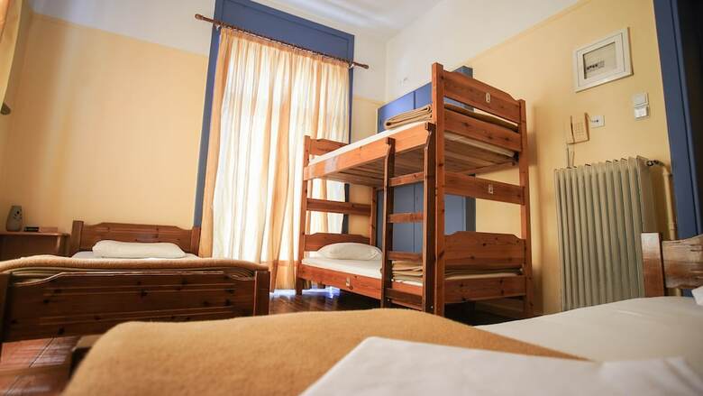 Hostal Students & Travellers Inn