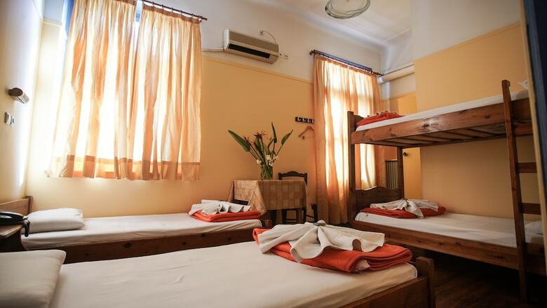Hostal Students & Travellers Inn