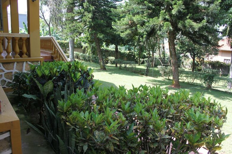 Bed & Breakfast Serene Guest House