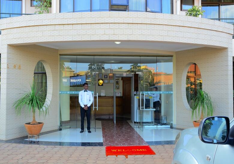 Five To Five Hotel