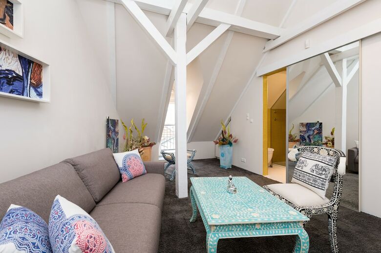 Empirent Design Apartments