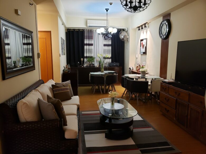 Stunning Eastwood Condo Suite