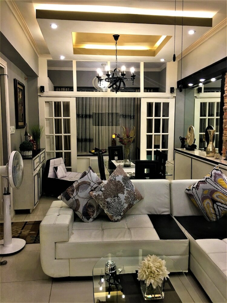 Stunning Eastwood Condo Suite