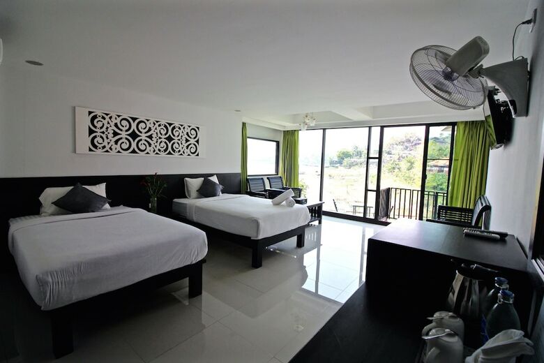 Hotel Pornpailin Riverside Resort