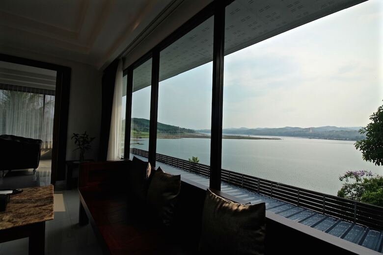 Hotel Pornpailin Riverside Resort