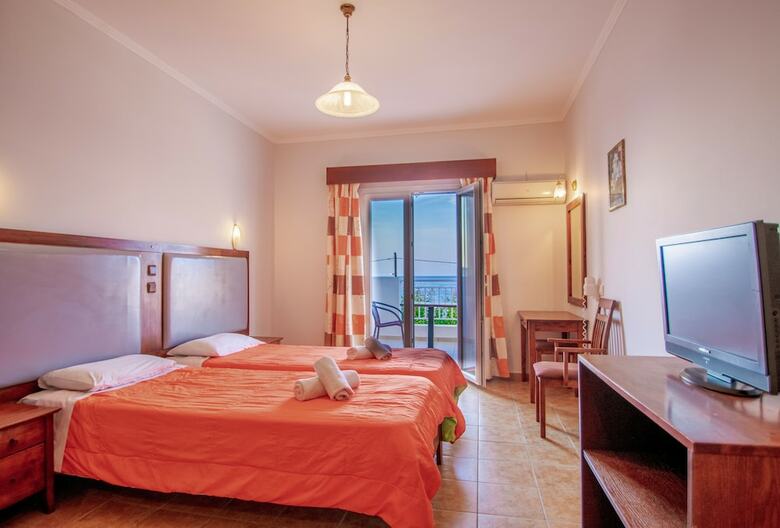 Aparthotel Agoulos Beach Hotel