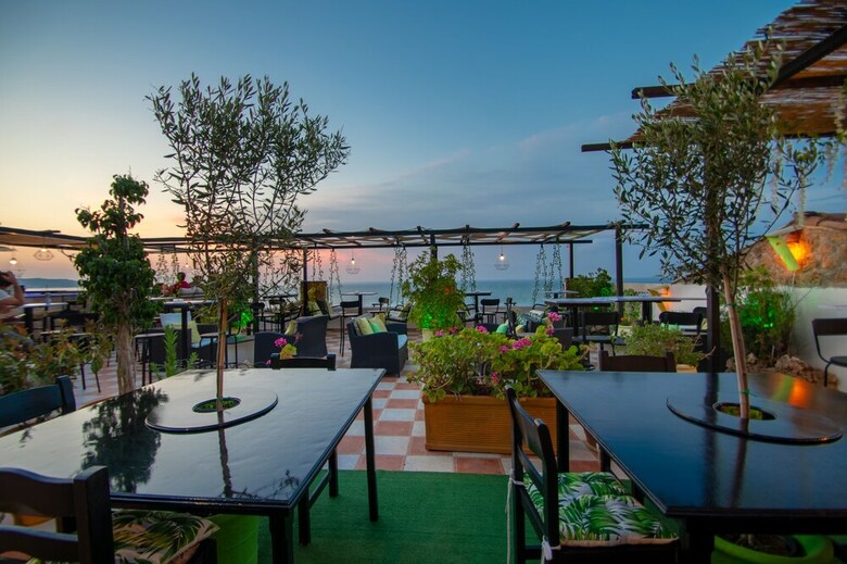 Aparthotel Agoulos Beach Hotel