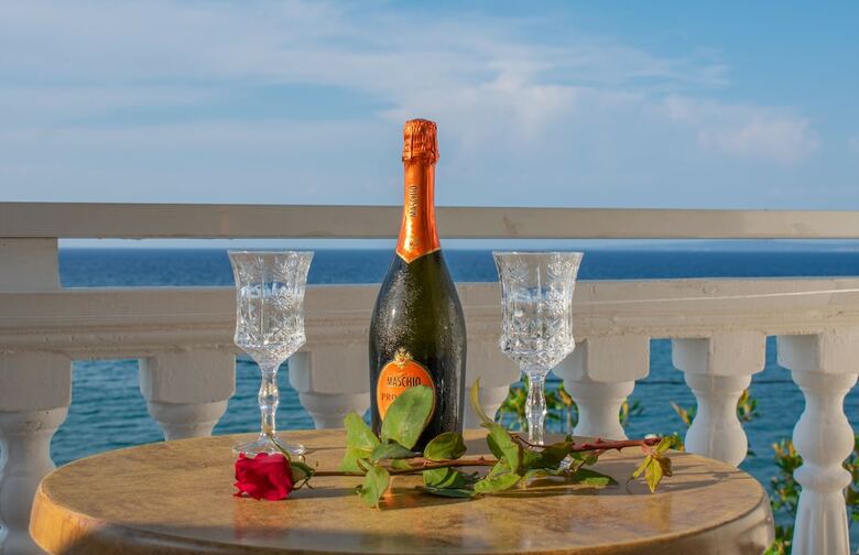 Aparthotel Agoulos Beach Hotel