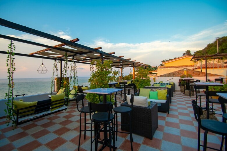 Aparthotel Agoulos Beach Hotel