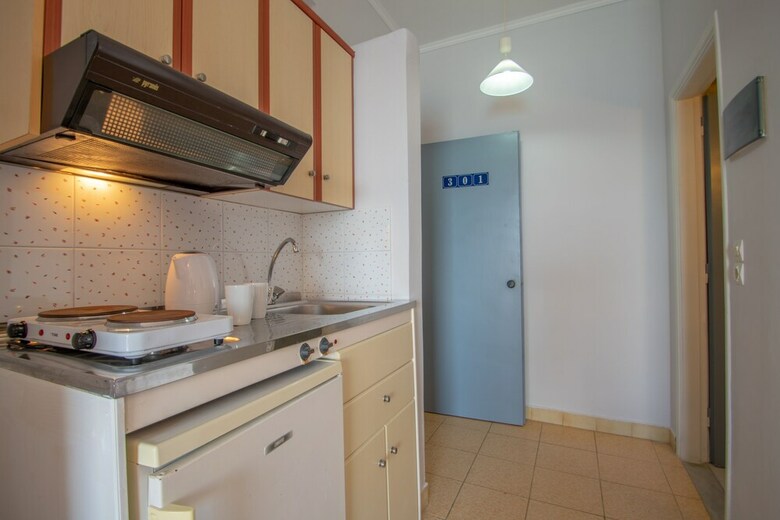 Aparthotel Agoulos Beach Hotel