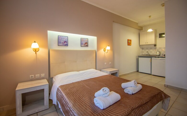 Aparthotel Agoulos Beach Hotel