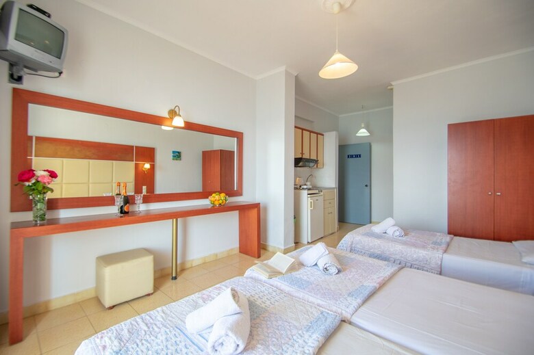 Aparthotel Agoulos Beach Hotel