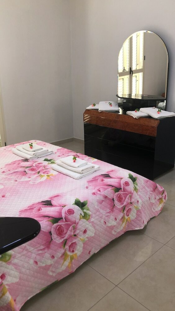 Vol� Club Bed & Breakfast