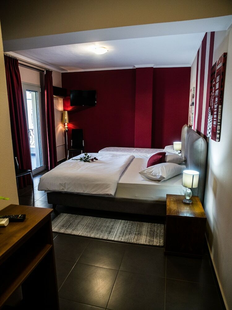 Hotel Gina Studios