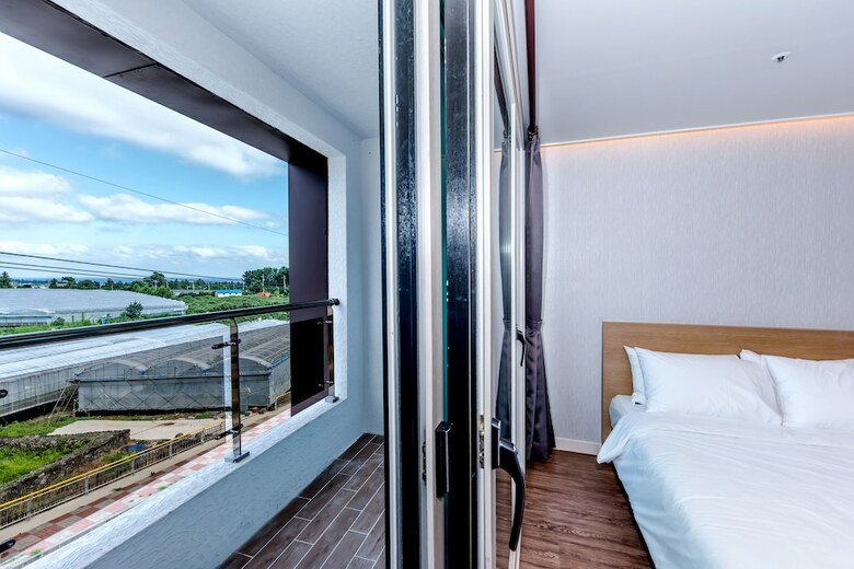 Jnb Family Hotel