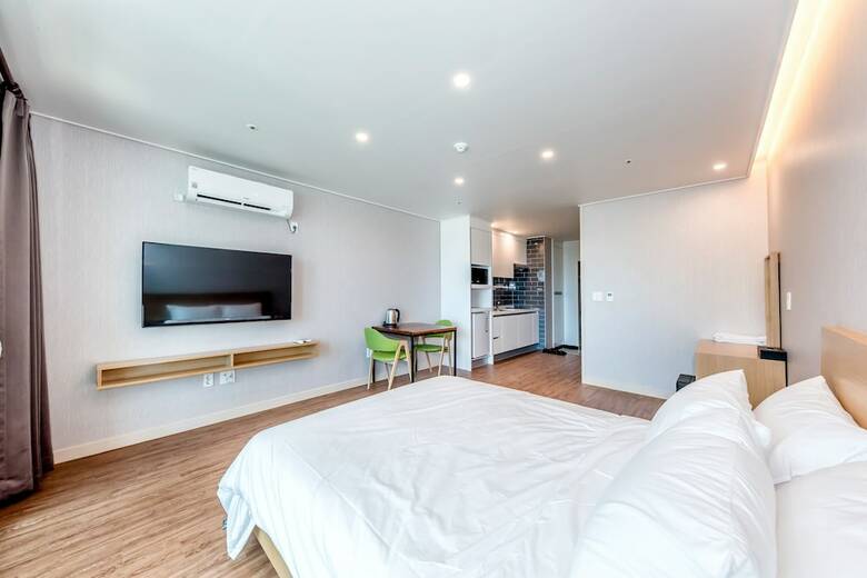 Jnb Family Hotel