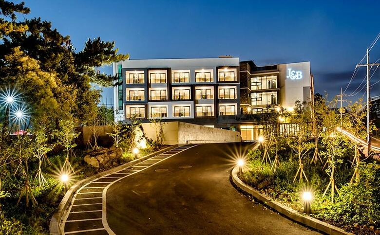 Jnb Family Hotel