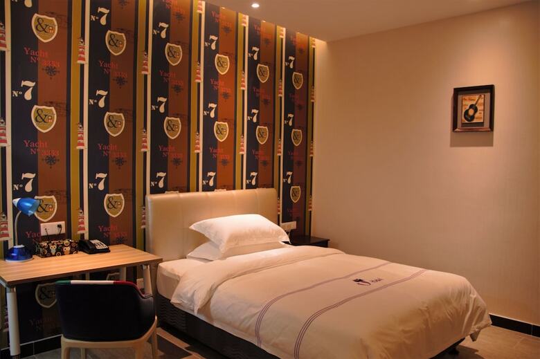 J Hotel