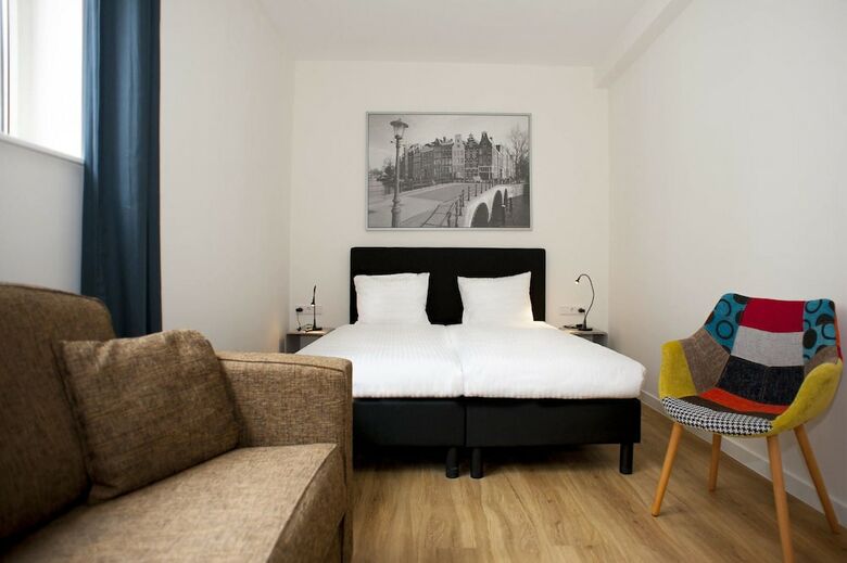 I Hotel