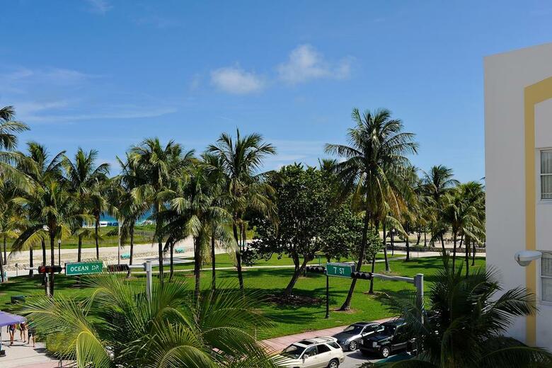 Avalon Hotel