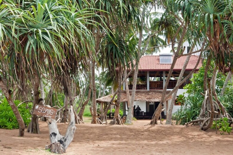 Hotel Sanjis The Seaside Cabanas