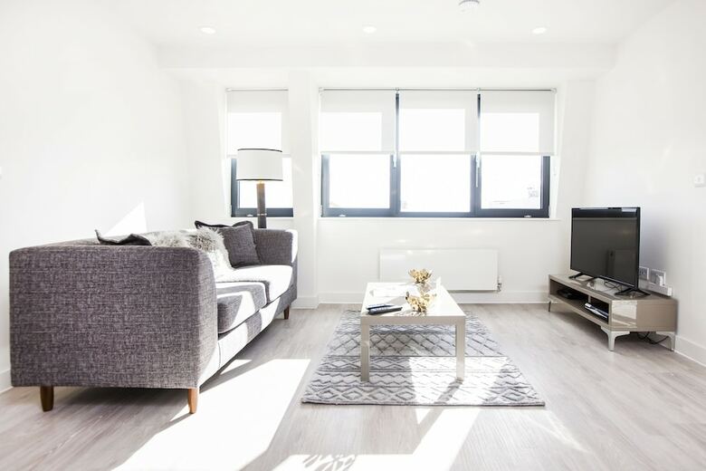 City Stay Apartments - Platform