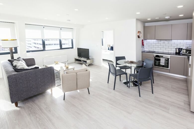 City Stay Apartments - Platform