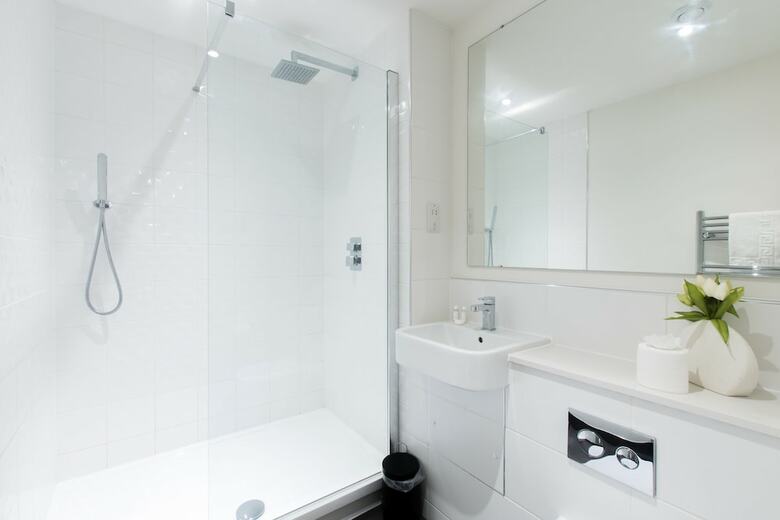 City Stay Apartments - Platform