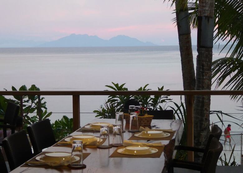 Hotel Island View Beachfront Resort