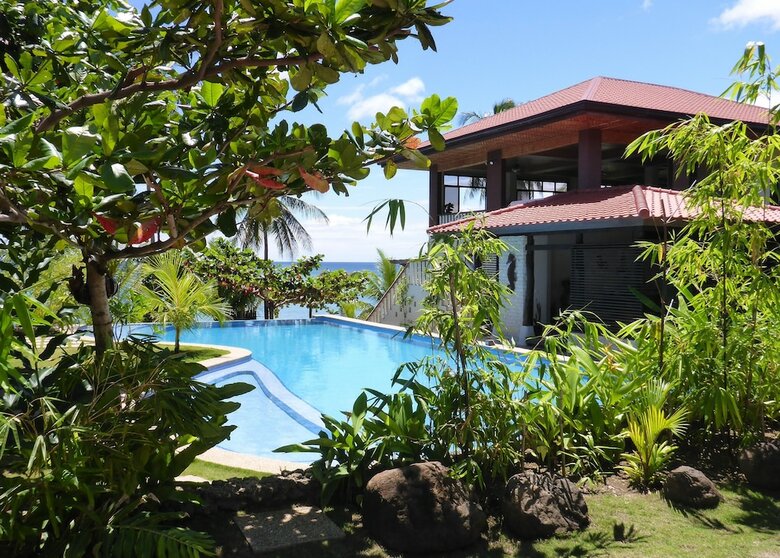 Hotel Island View Beachfront Resort