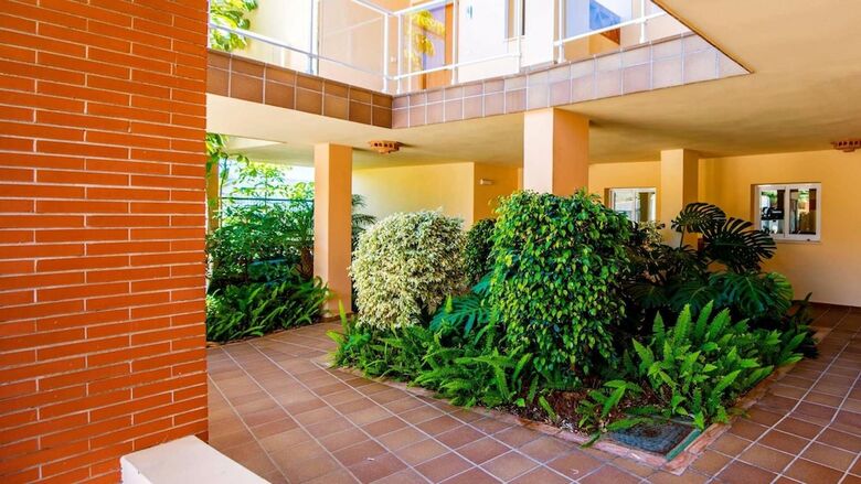 Malibu Apartments