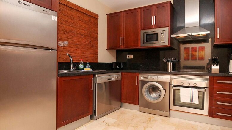 Malibu Apartments