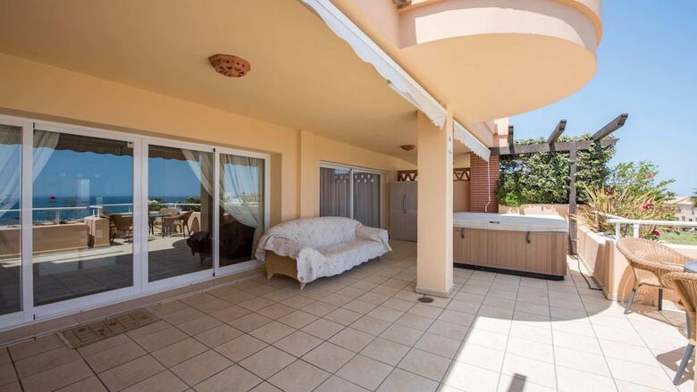 Malibu Apartments