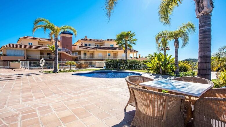 Malibu Apartments