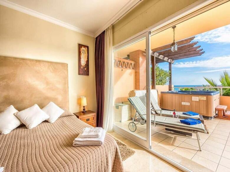 Malibu Apartments