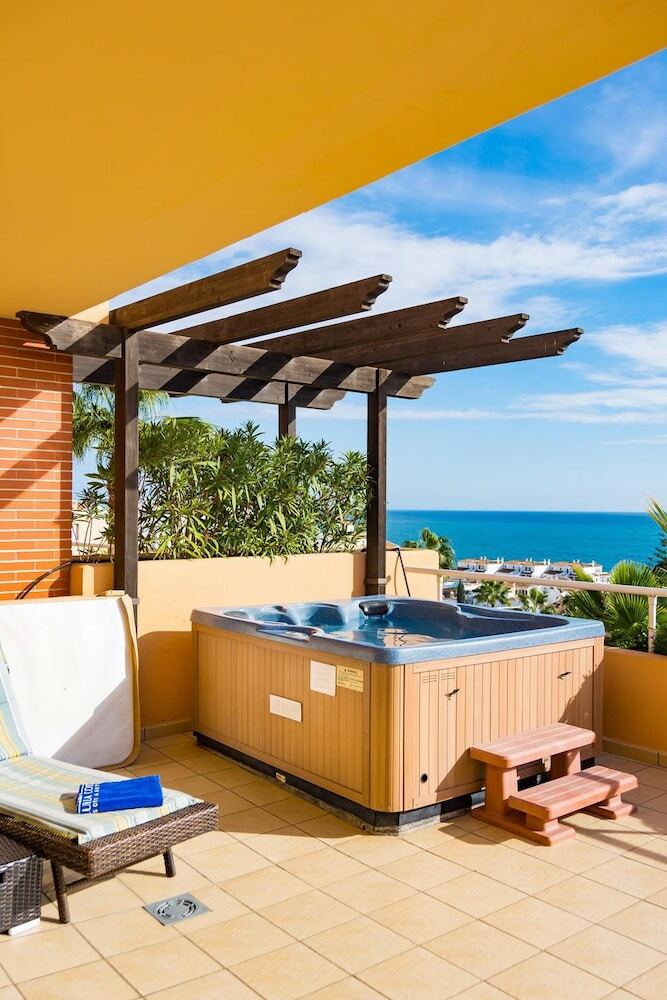 Malibu Apartments