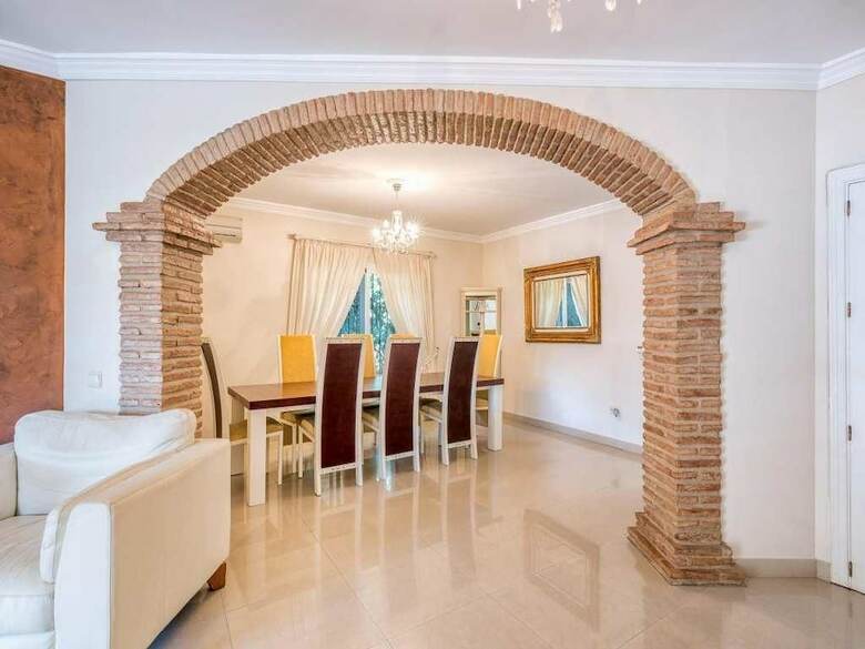 Villa Espa�a