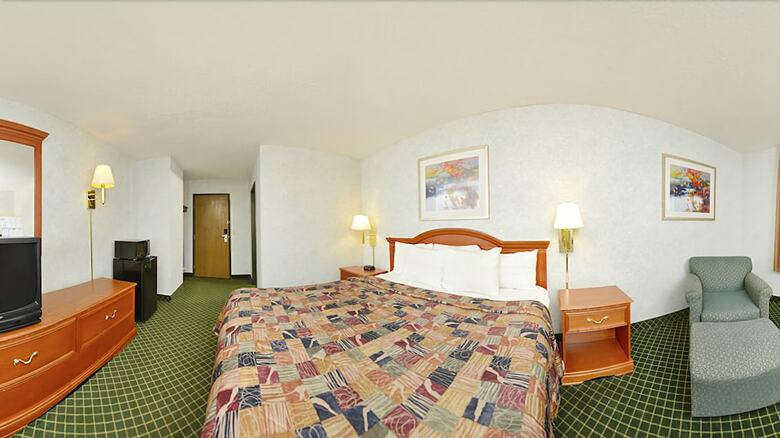 Hotel Days Inn By Wyndham Topeka