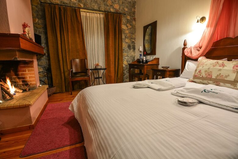 Hotel Karyatis Resort