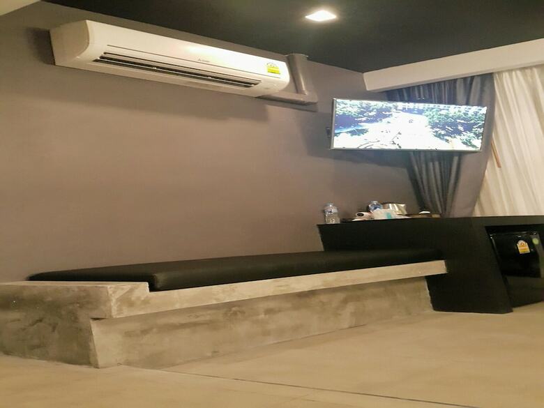 Hotel Baan Chao Mai Beach House