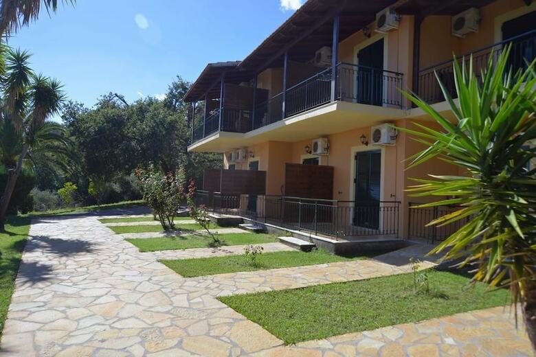Alexandros Apartments
