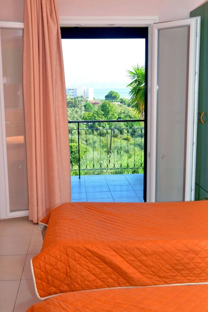 Alexandros Apartments