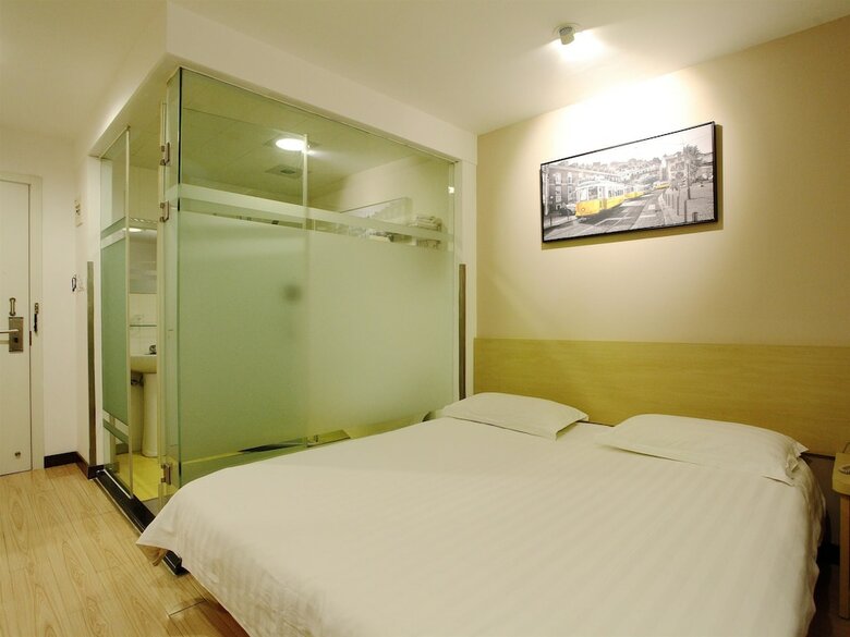 Changshu Weijing Hotel