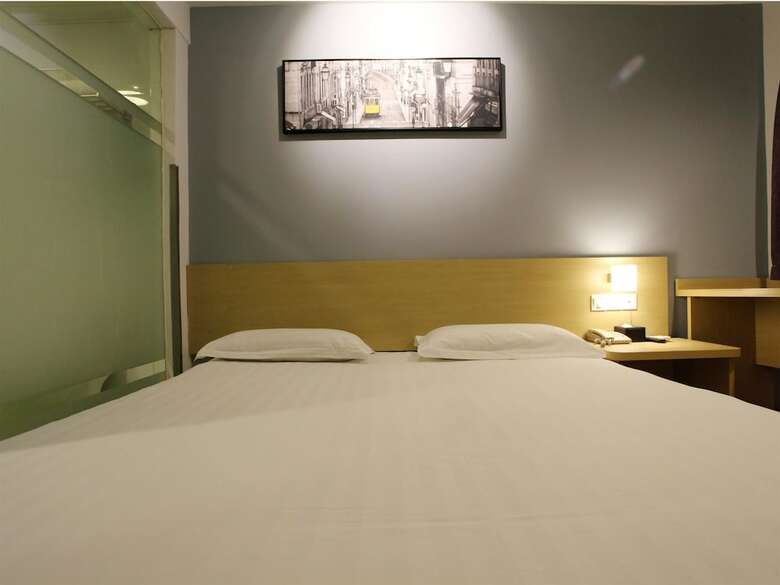 Changshu Weijing Hotel