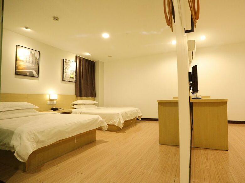 Changshu Weijing Hotel